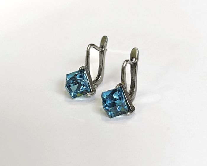 Earrings "Cube" 6mm