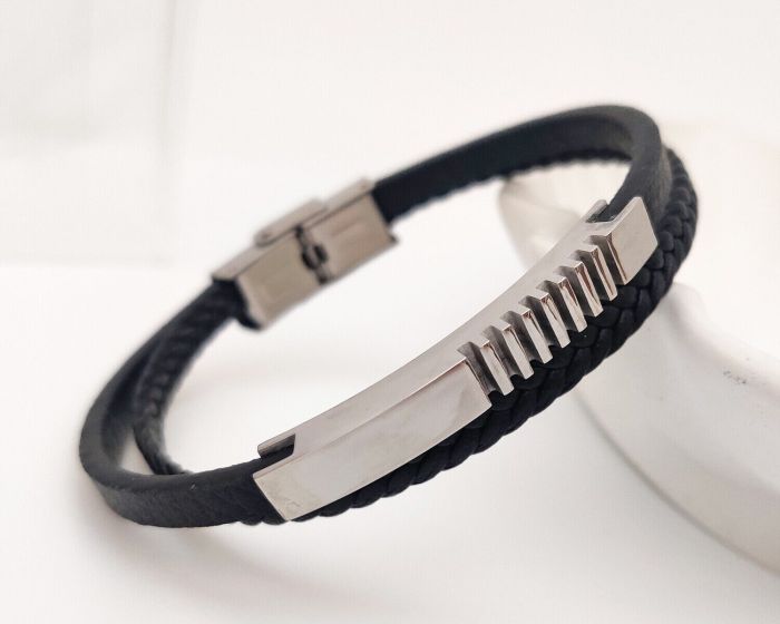 Genuine leather bracelet