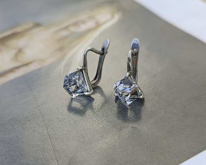 Earrings "Cube" 6mm